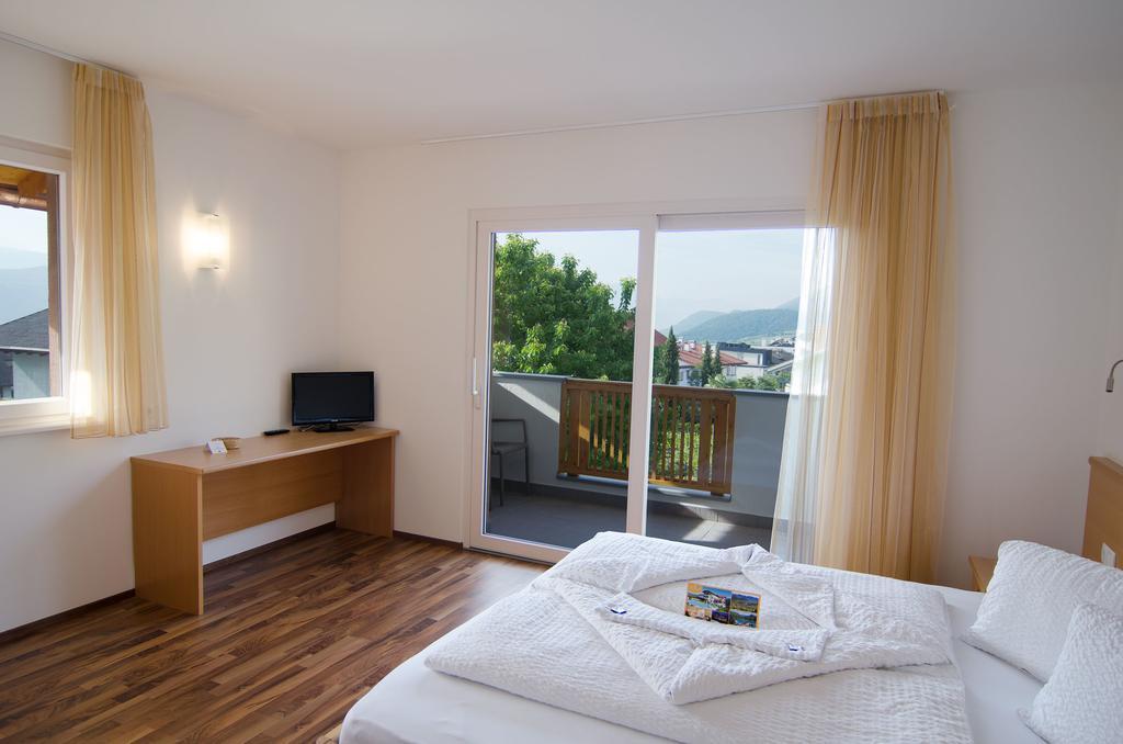 Garni Hotel Peterlinhof Caldaro Rum bild
