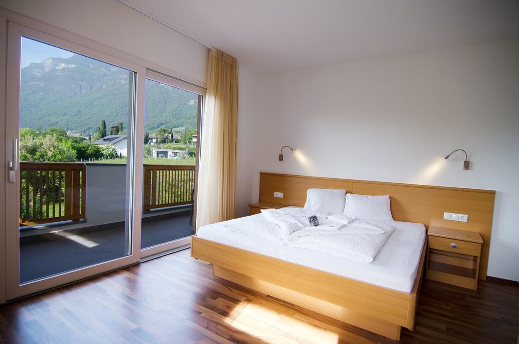 Garni Hotel Peterlinhof Caldaro Rum bild