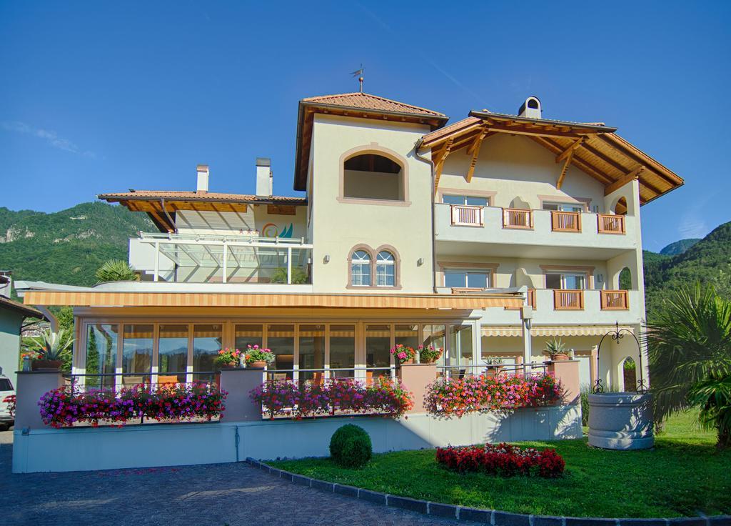 Garni Hotel Peterlinhof Caldaro Exteriör bild