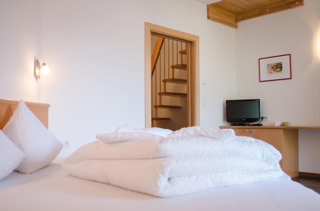 Garni Hotel Peterlinhof Caldaro Rum bild
